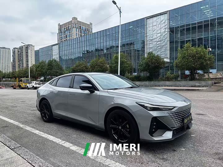 Changan UNI-V 1.5T premium - автомобиль из Китая