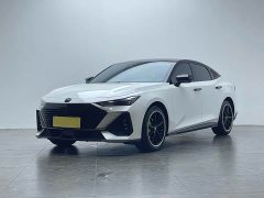 Changan UNI-V 1.5T premium - фото 1