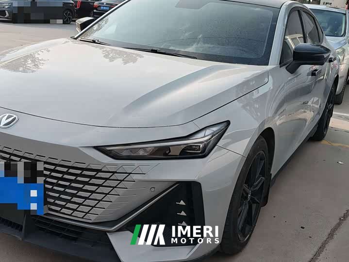Changan UNI-V 1.5T premium - автомобиль из Китая