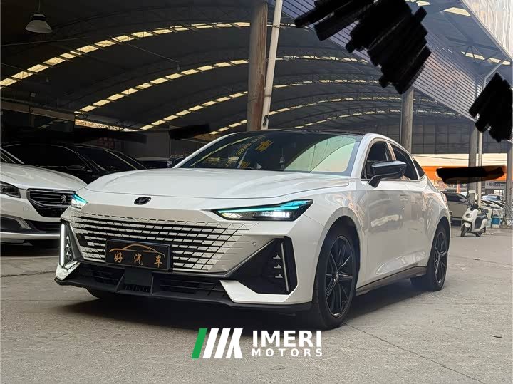 Changan UNI-V 1.5T premium - автомобиль из Китая