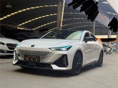 Changan UNI-V 1.5T premium - фото 1