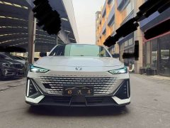 Changan UNI-V 1.5T premium - фото 2