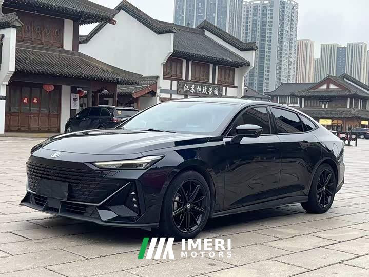 Changan UNI-V 1.5T premium - автомобиль из Китая