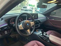 BMW 5 Series 530Li leading M sports package - фото 14