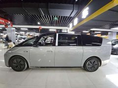 Li Auto Ideal MEGA Ultra - фото 3