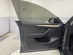 Tesla Model Y standard range rear-wheel drive version - фото 16