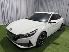 Hyundai Elantra 2022 1.5L CVT LUX Premium Edition - фото 1