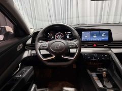 Hyundai Elantra 2022 1.5L CVT LUX Premium Edition - фото 17