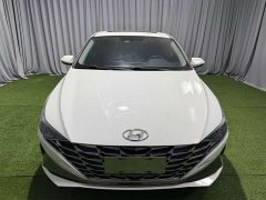 Hyundai Elantra 2022 1.5L CVT LUX Premium Edition - фото 3