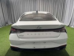Hyundai Elantra 2022 1.5L CVT LUX Premium Edition - фото 4