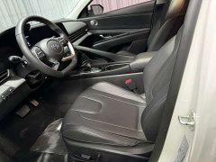 Hyundai Elantra 2022 1.5L CVT LUX Premium Edition - фото 7