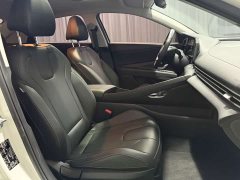 Hyundai Elantra 2022 1.5L CVT LUX Premium Edition - фото 8