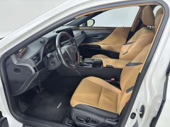 Lexus ES 2021 200 Deluxe Edition - фото 4