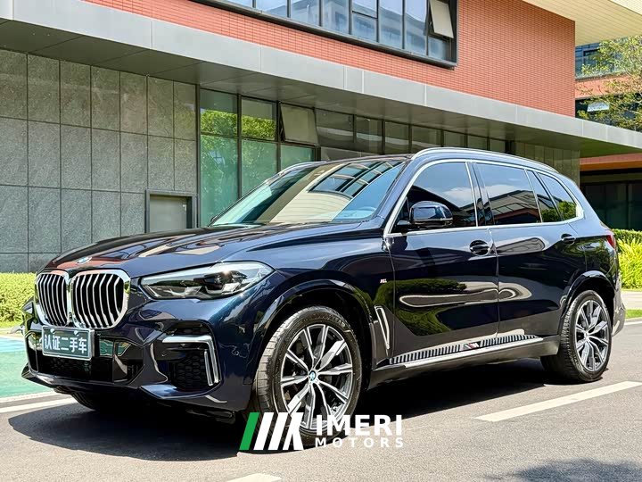 BMW X5 xDrive30Li M Sport Package - автомобиль из Китая