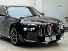 BMW 7 Series 2023 735Li M Sports Package - фото 3