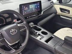 Toyota SIENNA 2021 2.5L Hybrid Platinum Edition - фото 10