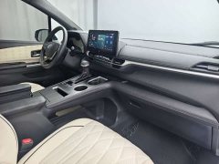 Toyota SIENNA 2021 2.5L Hybrid Platinum Edition - фото 15