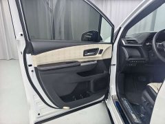 Toyota SIENNA 2021 2.5L Hybrid Platinum Edition - фото 7