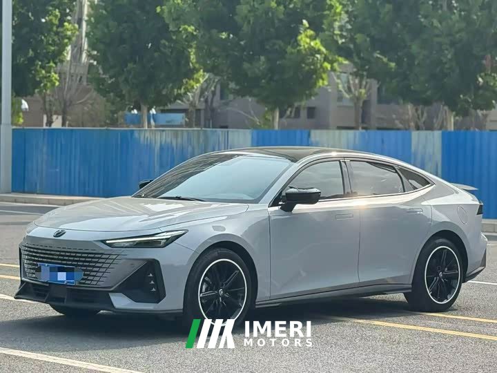 Changan UNI-V 1.5T Prestige Edition - автомобиль из Китая