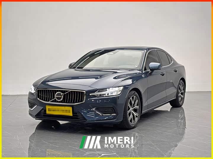 Volvo S60 B4 Zhiyi Luxury Edition - автомобиль из Китая