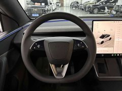 Tesla Model Y rear-wheel drive version - фото 12