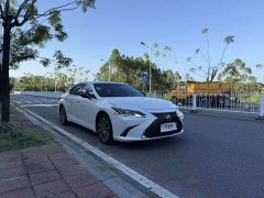 Lexus ES 200 Edition - фото 1