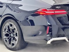 BMW 5 Series 530Li Exclusive M Sports Package - фото 8