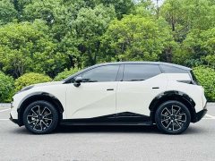 Zeekr X 2025 five-seater long-range version - фото 4