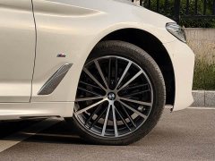 BMW 5 Series 530Li leading M sports package - фото 18