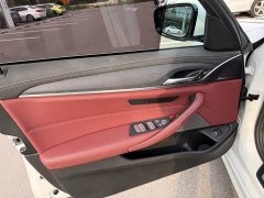 BMW 5 Series 530Li leading M sports package - фото 4