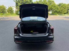 Hongqi H5 2025 1.5T DCT Xuanying 2 million units commemorative edition - фото 13