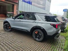 Ford Explorer 2024 2.3T EcoBoost Kunlun Peak Edition 7 seats - фото 3