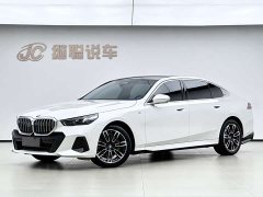 BMW 5 Series 530Li Leading M Sports Package - фото 1