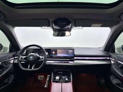 BMW 5 Series 530Li Leading M Sports Package - фото 10