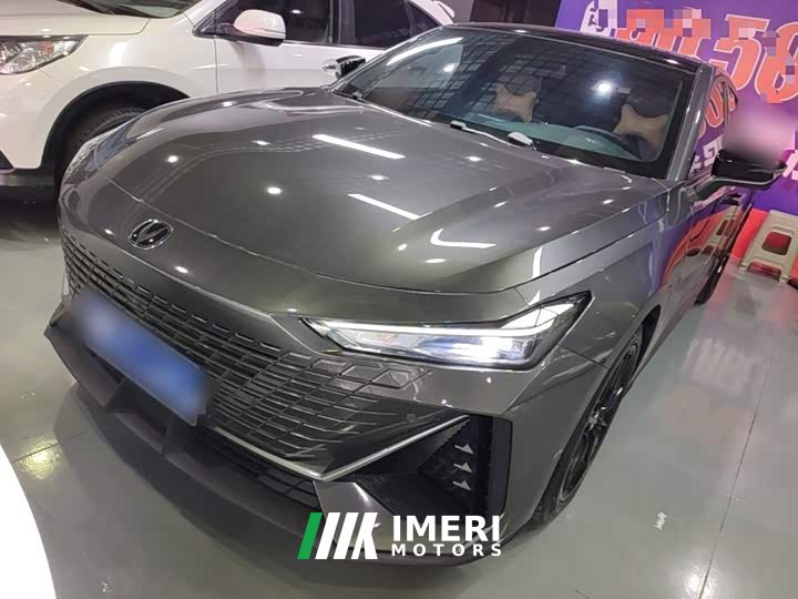 Changan UNI-V 1.5T premium - автомобиль из Китая
