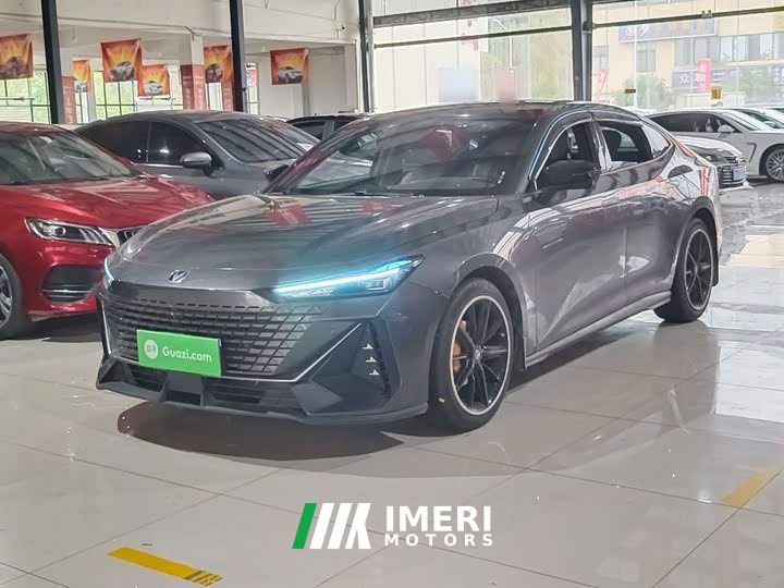 Changan UNI-V 1.5T premium - автомобиль из Китая