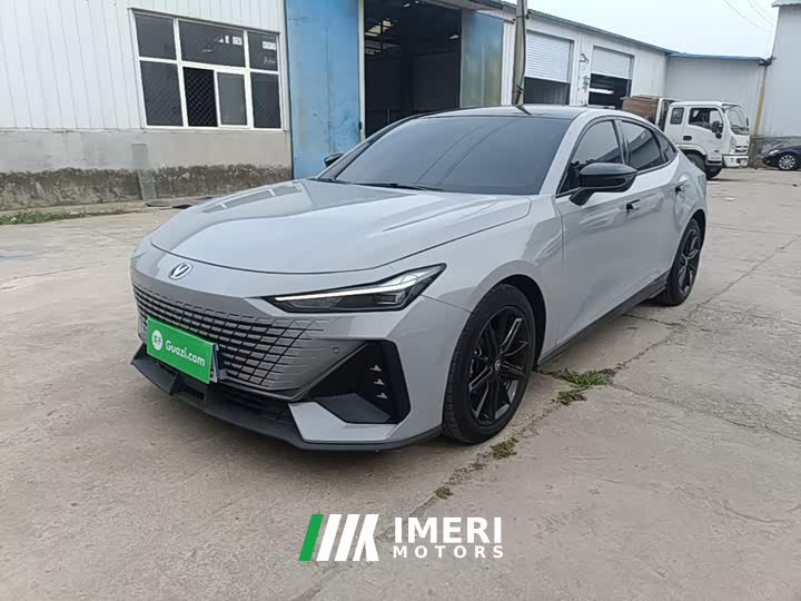 Changan UNI-V 2022 1.5T premium - автомобиль из Китая