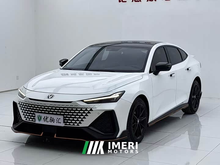 Changan UNI-V 2.0T sharp version - автомобиль из Китая