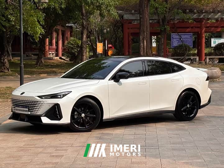 Changan UNI-V 1.5T premium - автомобиль из Китая