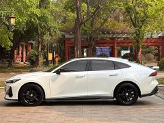 Changan UNI-V 1.5T premium - фото 7