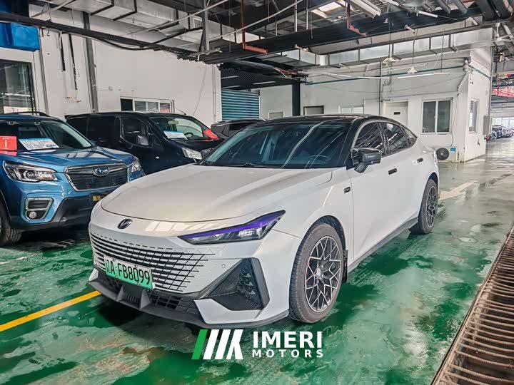 Changan UNI-V Smart iDD Smart iDD 1.5T 113km smart cool - автомобиль из Китая