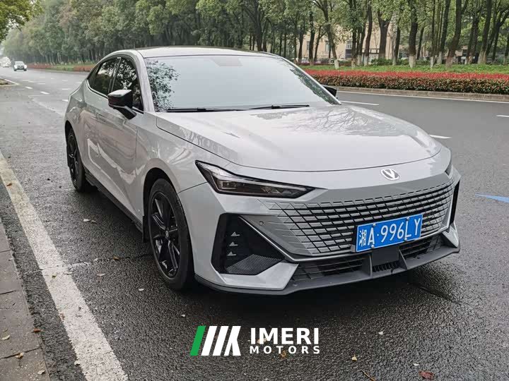 Changan UNI-V 1.5T premium - автомобиль из Китая