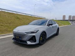 Changan UNI-V 1.5T premium - фото 1