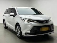 Toyota SIENNA 2.5L Hybrid Premium Edition - фото 1