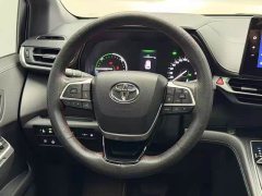 Toyota SIENNA 2.5L Hybrid Premium Edition - фото 12