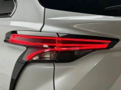 Toyota SIENNA 2.5L Hybrid Premium Edition - фото 7