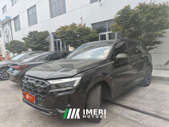 Audi Q7 45 TFSI quattro S line Black Edition - автомобиль из Китая