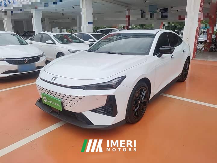 Changan UNI-V 1.5T Deluxe Version - автомобиль из Китая