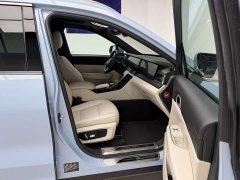 Li Auto ONE Extended-Range 6-Seater - фото 18