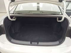 Volkswagen Sagitar 200TSI DSG Flyover Edition - фото 15